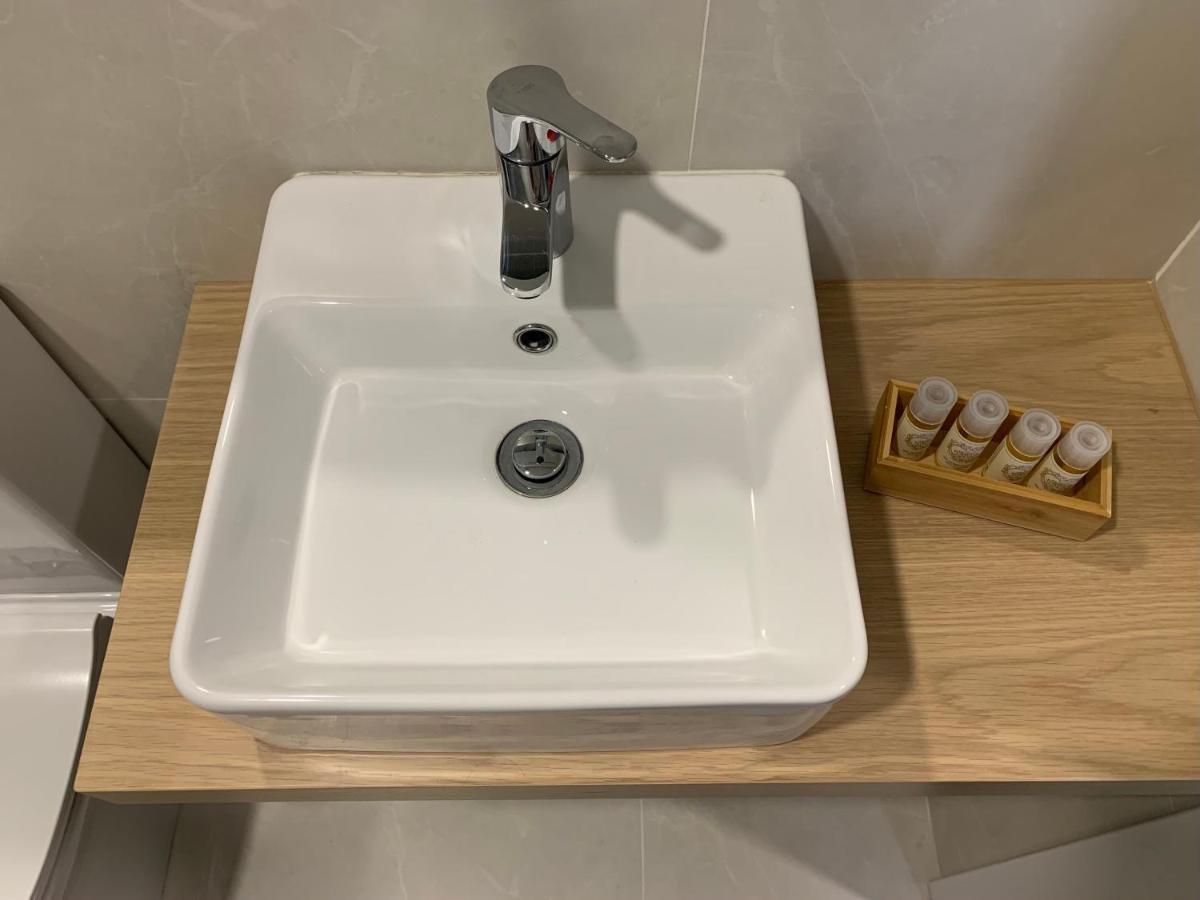 Pharmacia Guesthouse โกอิมบรา ภายนอก รูปภาพ